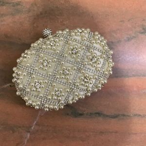 Aldo Pearl Clutch